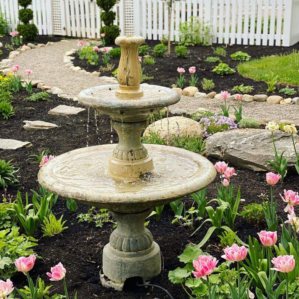 Antique Fountain Courtesy @clark.cottage.gardens Via Instagram