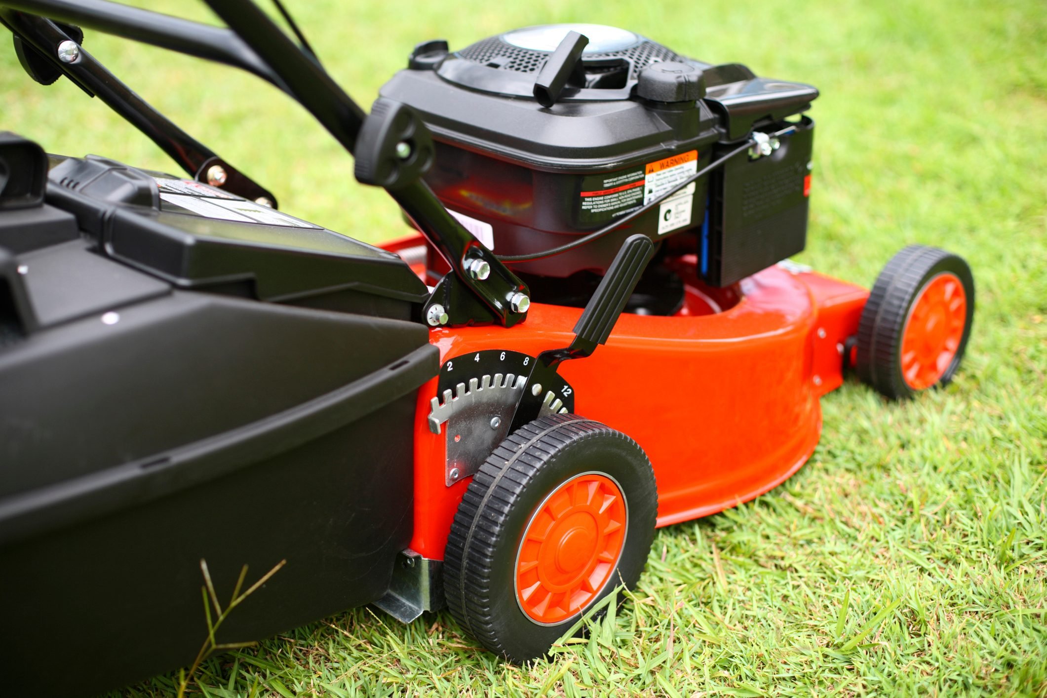What To Consider When Buying a Gas Lawn Mower in 2024
