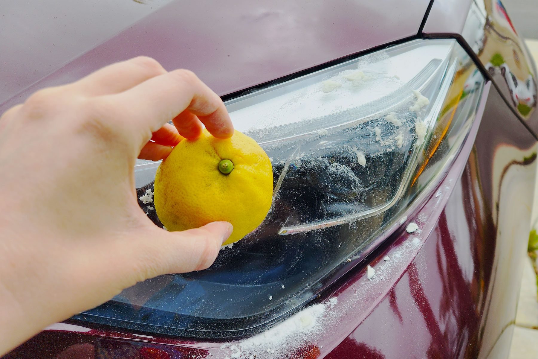 How to Clean Headlights With Baking Soda  