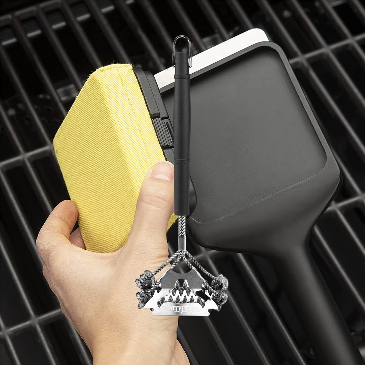 https://www.familyhandyman.com/wp-content/uploads/2023/05/The-6-Best-Grill-Cleaners-to-Tackle-Caked-On-Grease_FT_via-amazon.com_.jpg