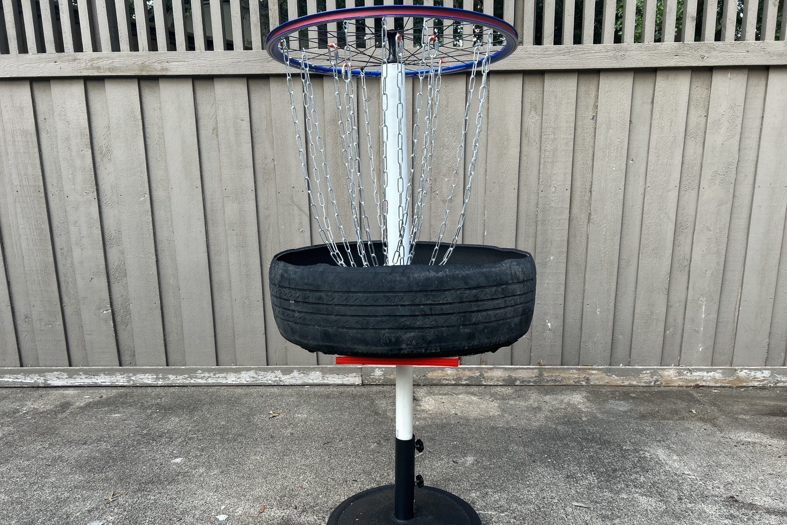 Disc Golf Finished Basket Fence Background