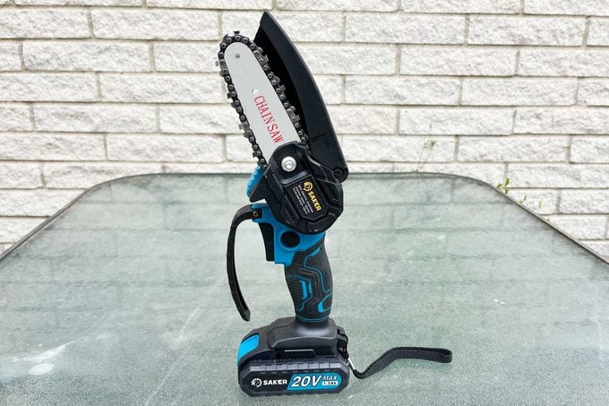 Saker Mini Chainsaw Review: A Yard's Best Friend