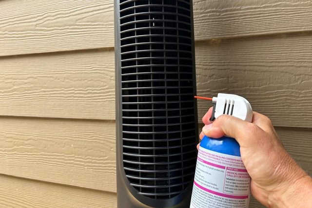  Air Compressor cleaning a fan