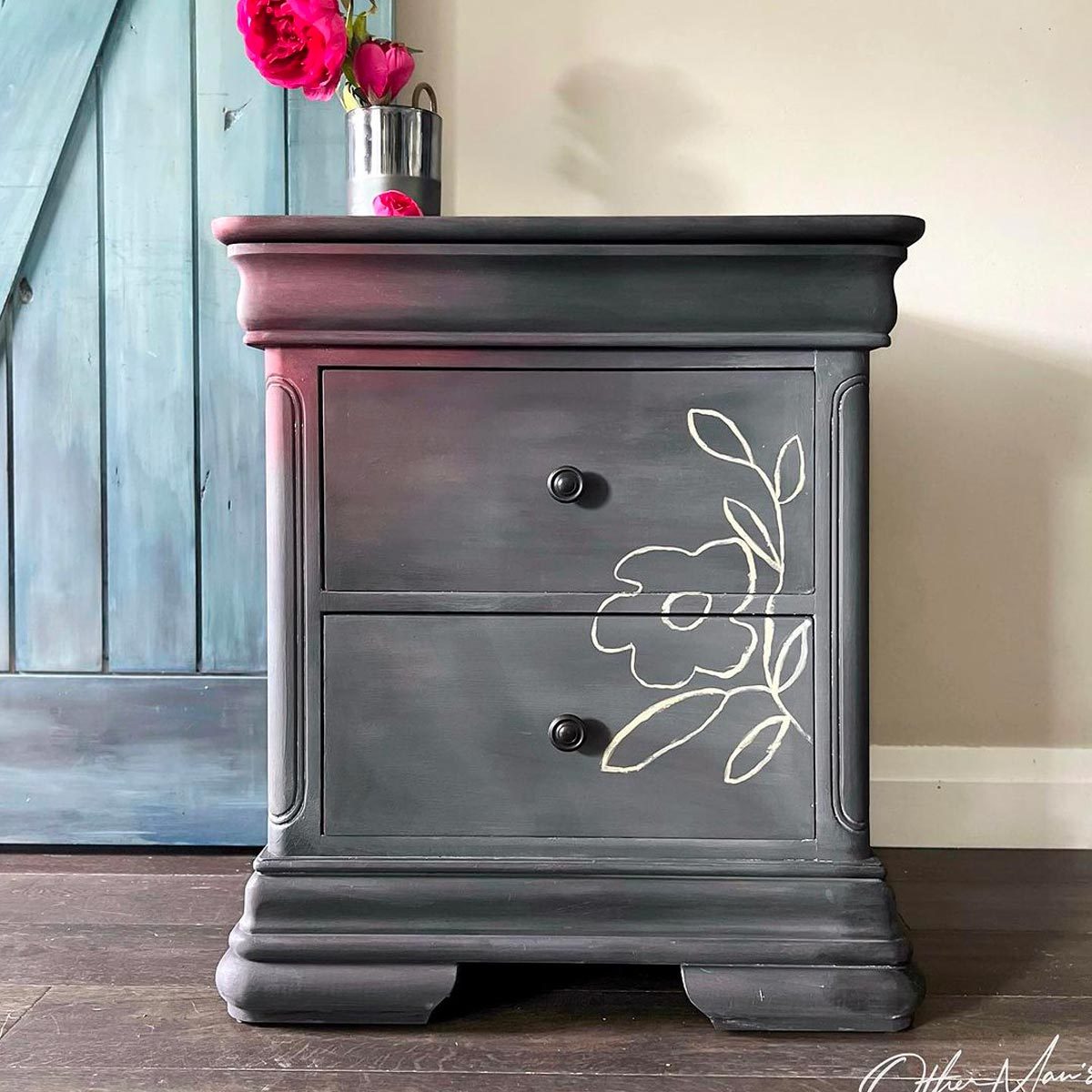 Updating Furniture With White Chalk Paint