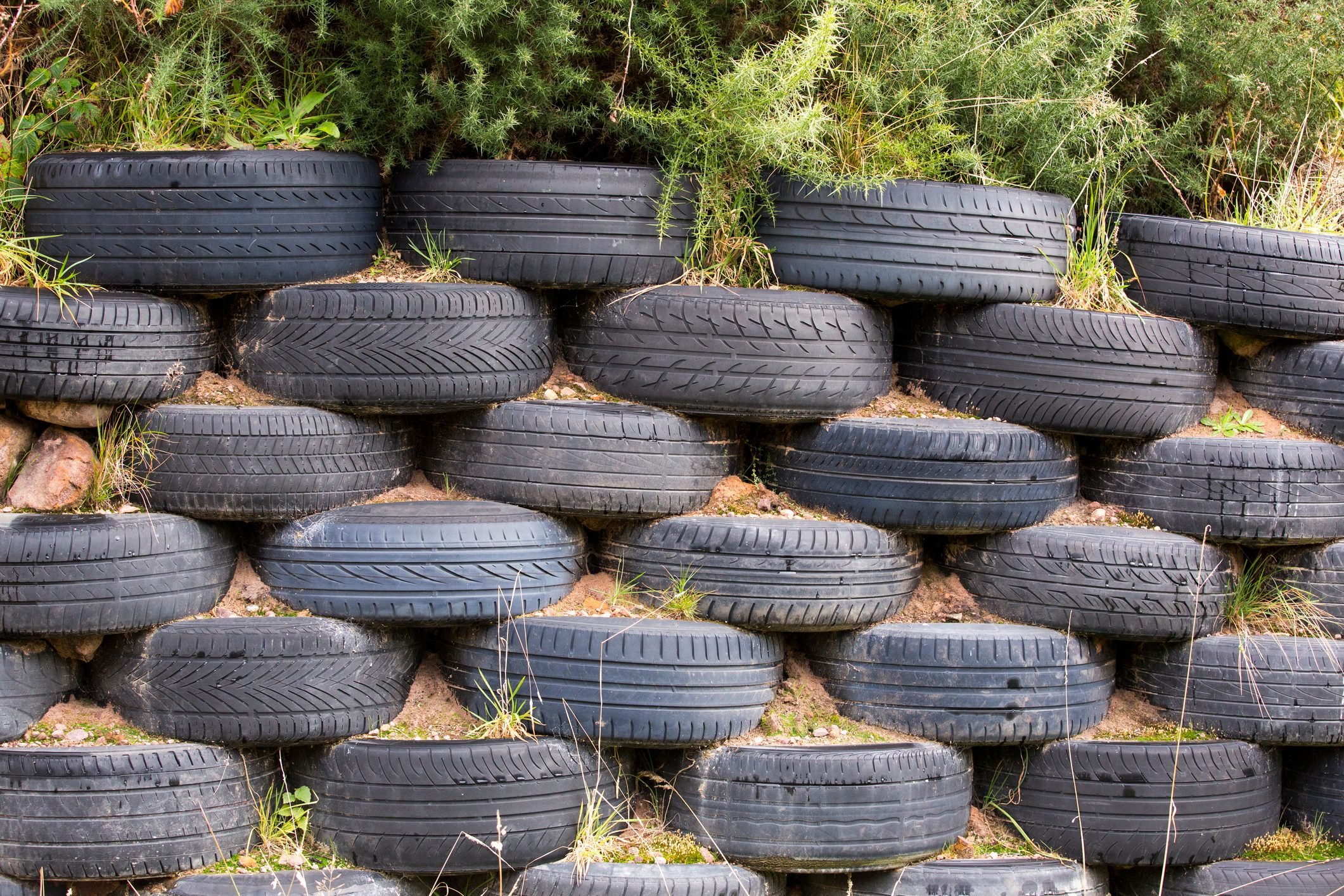 reusing used tires as a wall