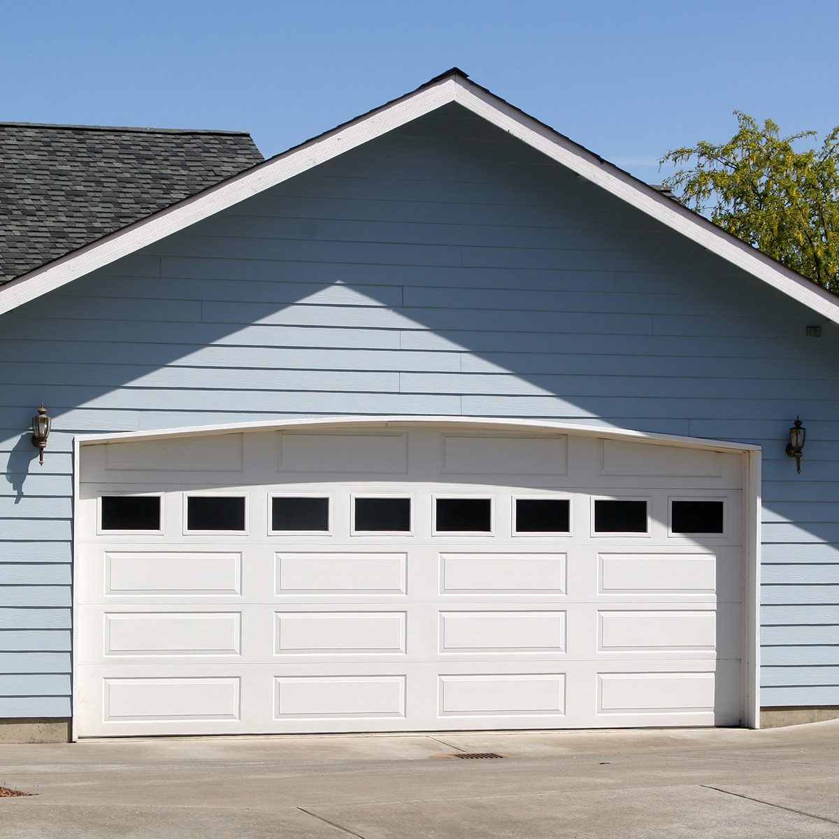A Few Different Styles of Garage Doors to Choose From