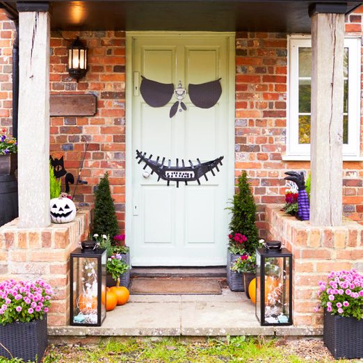 10 Halloween Porch Décor Ideas | Family Handyman