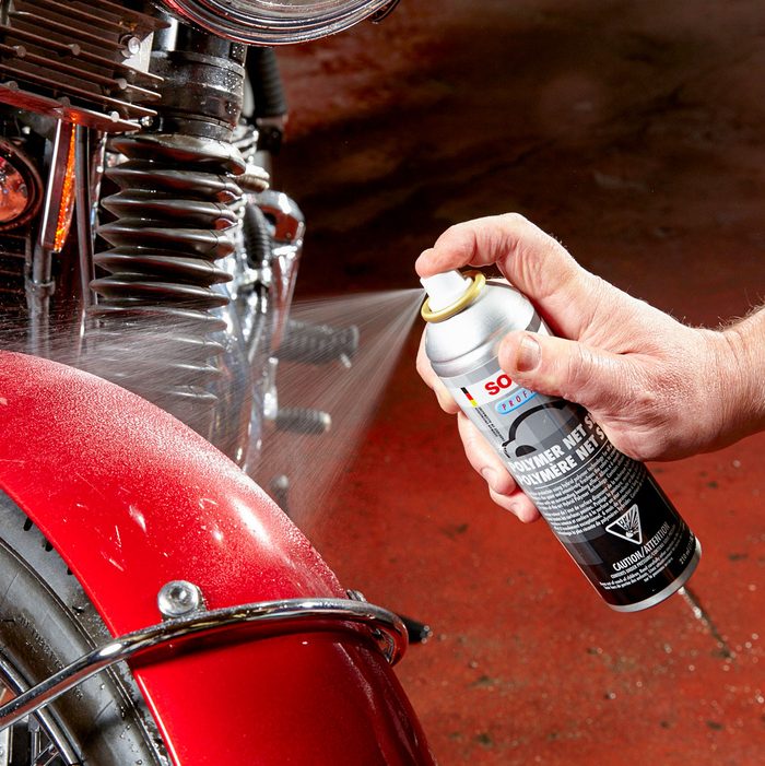 Apply Paint Sealant on Motorcycle Front Mudguard