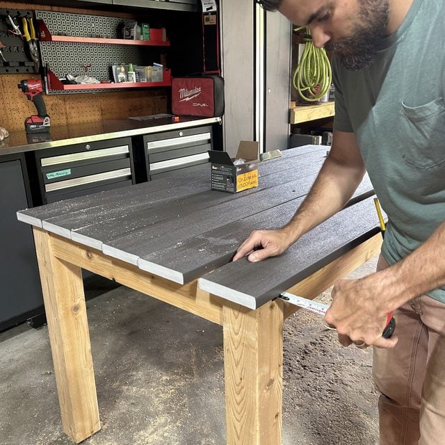 Fhmpp23 Mb 09 07 Patiotable 13 How To Build A Diy Patio Table Layout The Outdoor Tabletop