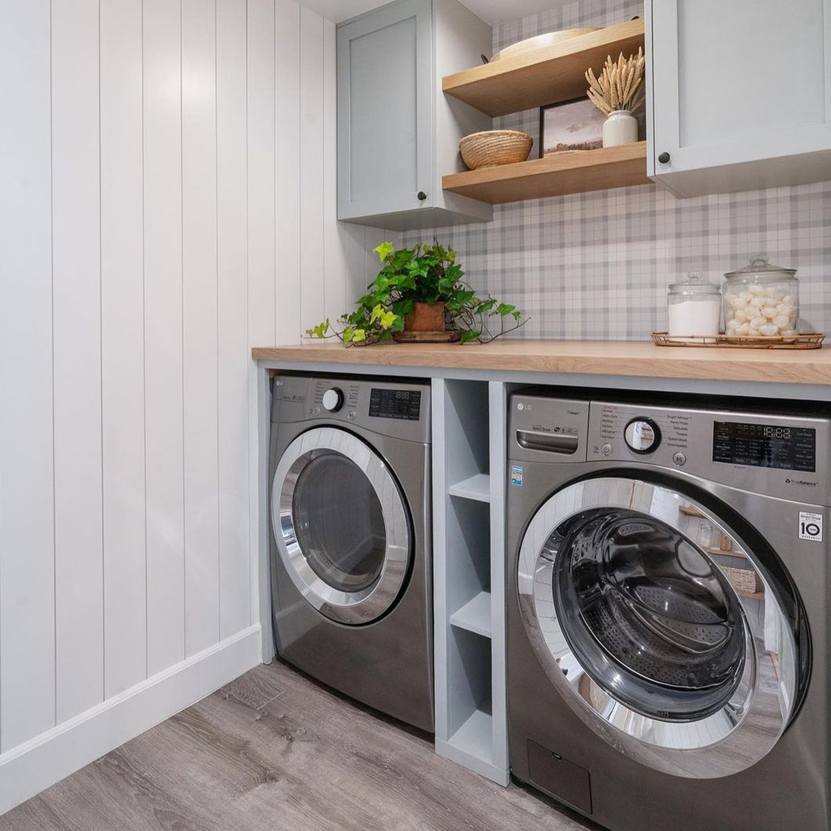Modern Cottage Laundry Room Design Courtesy Onteallane Tracythetradie