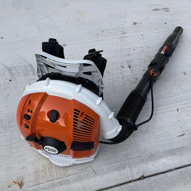 Stihl Br 600 Backpack Blower on the driveway