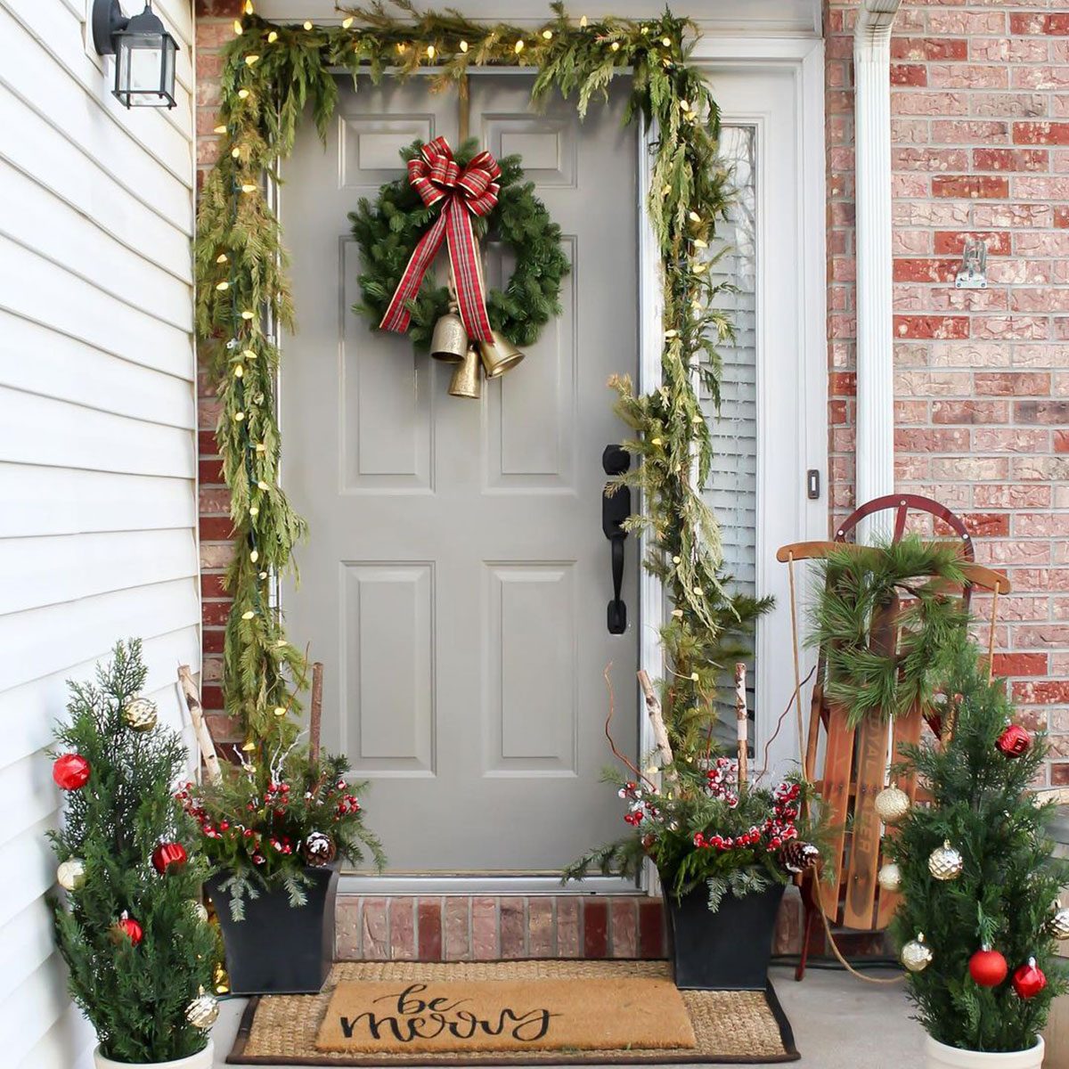 9 Front Porch Christmas Decor Ideas | Family Handyman