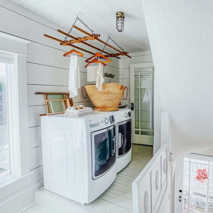 Fhm 10 Gorgeous Farmhouse Laundry Room Ideas Hanging Drying Rack