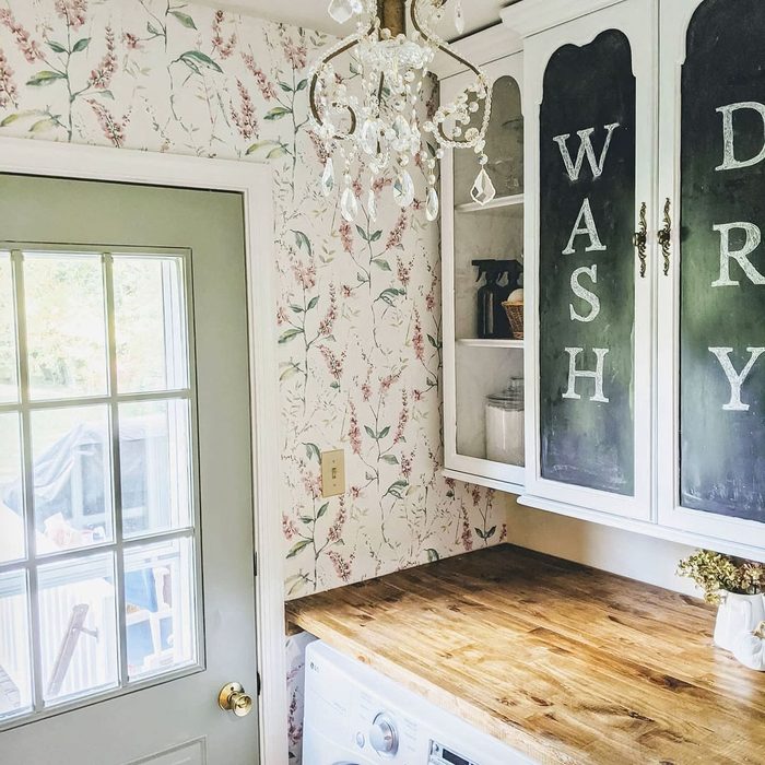 Fhm 10 Gorgeous Farmhouse Laundry Room Ideas Peel And Stick Wallpaper
