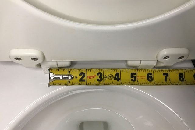 Measuring the bolt of the toilet seat