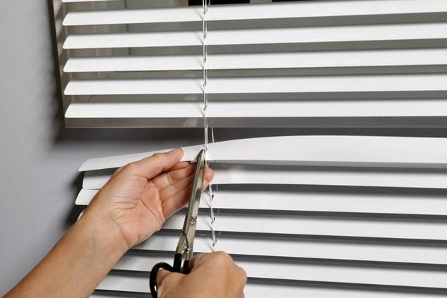 Determine the desired length Shorten blinds 1