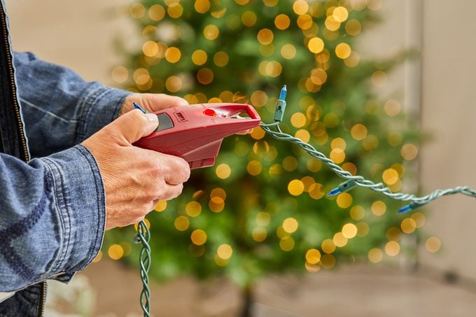 https://www.familyhandyman.com/wp-content/uploads/2023/11/TOHAxFHMA23_ArtificialXMasTrees_KS_10_11_075-Light-keeper-pro.jpg?fit=680%2C454