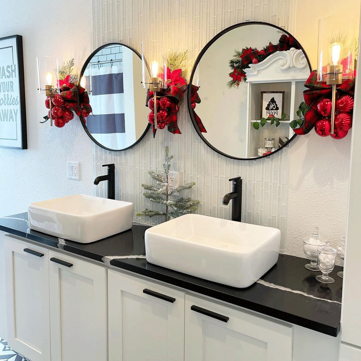 10 Bathrooms Decorated For Christmas To Give You Inspiration Adorn The Lighting Courtesy @nickser Upper Instagram