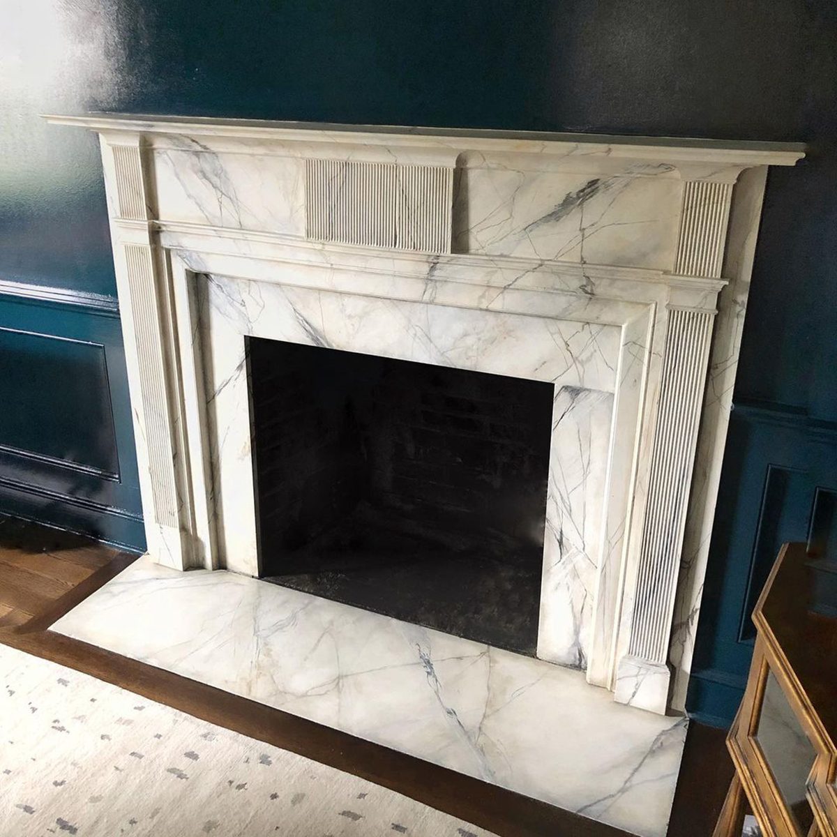 8 Ideas For Painting A Fireplace Faux Marble Courtesy @heatherjozakstudios Instagram