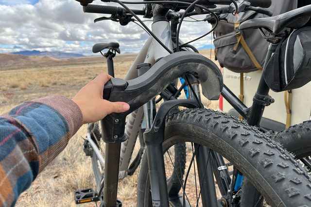 Adjustable Ratchet Arm with bicycle