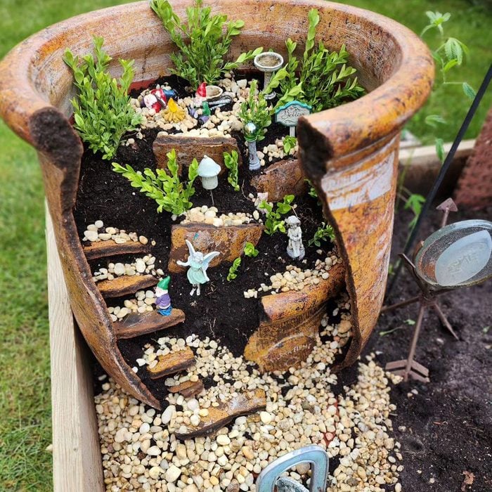 8 Breathtaking Diy Fairy Gardens Broken Pot Fairy Garden Courtesy @the Butterfly Medium