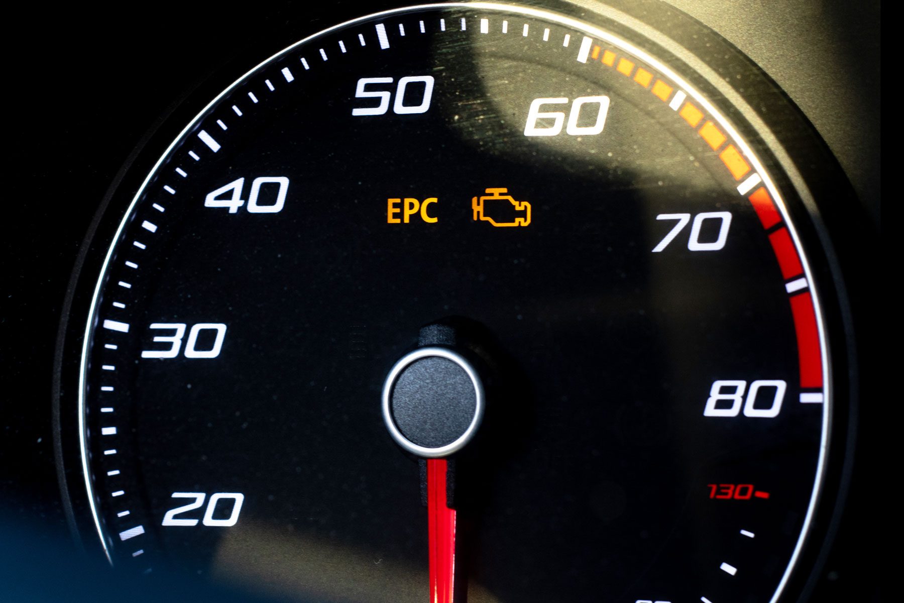 Warning light engine in car dashboard