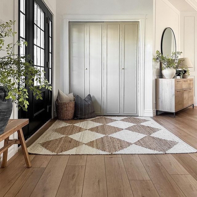 10 Diy Closet Door Ideas To Enhance Your Home Diy Bifold Upgrade Courtesy @sagephillipshome