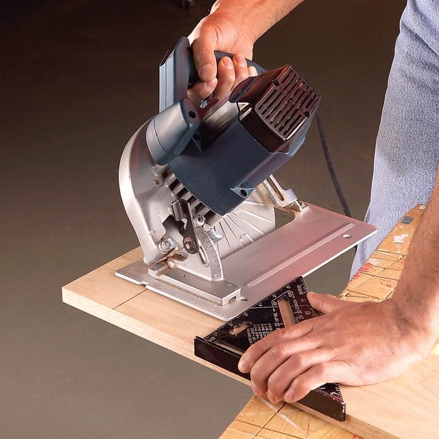 How To Make Angle Cuts With A Circular Saw Fh05jun 459 07 007 Ssedit